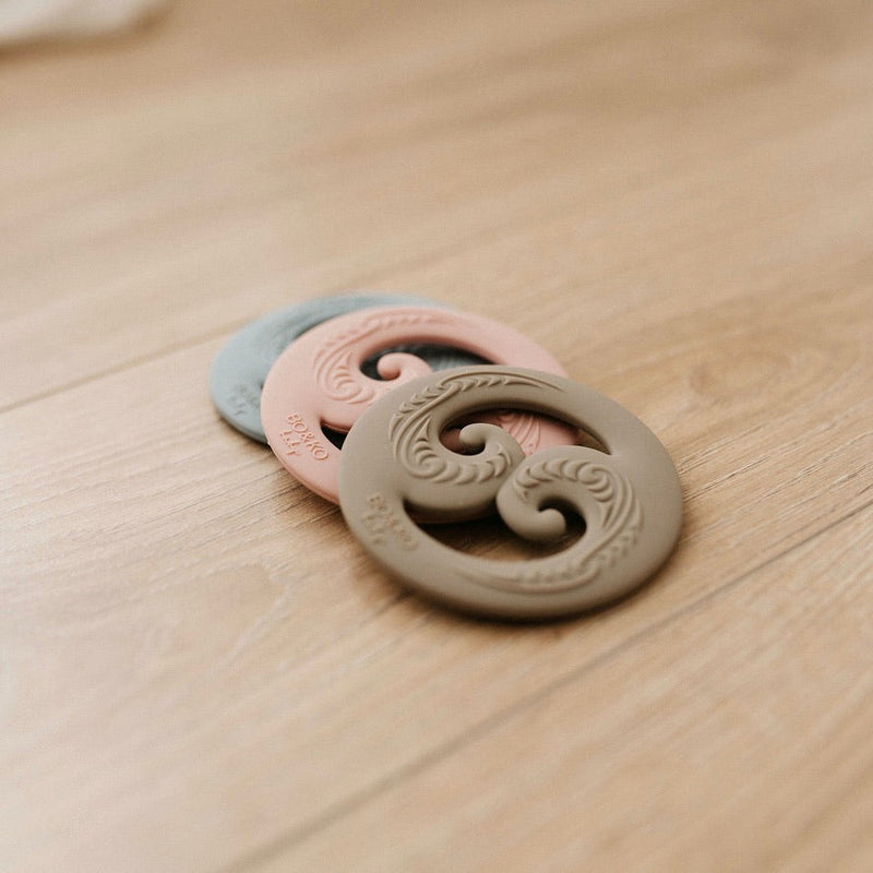 BO&KO Koru Teether Olive