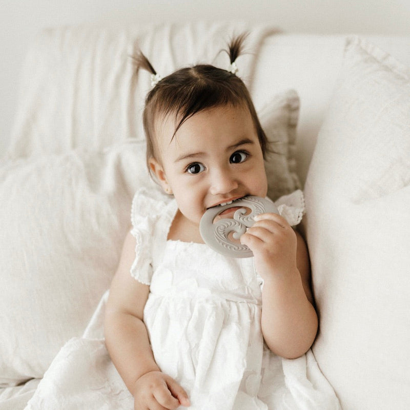 BO&KO Koru Teether Olive